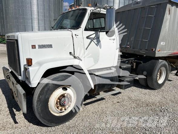 GMC BRIGADIER Sadulveokid