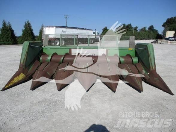 John Deere 653 Kombainide heedrid