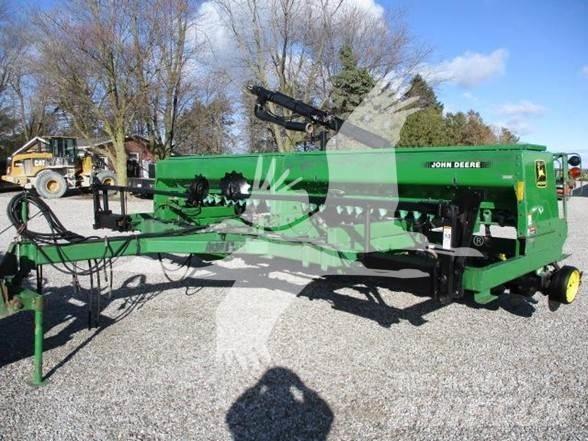 John Deere 750 Külvikud