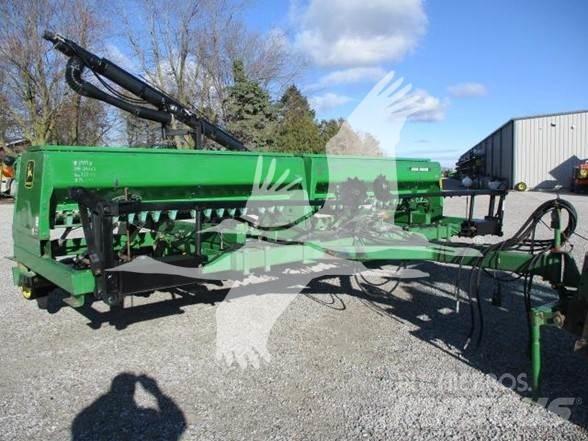 John Deere 750 Külvikud