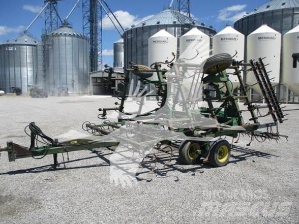 John Deere 960 Kultivaatorid