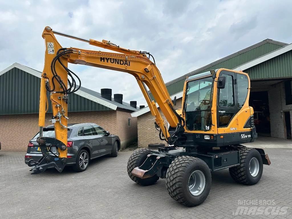 Hyundai 55W-9A Ratasekskavaatorid