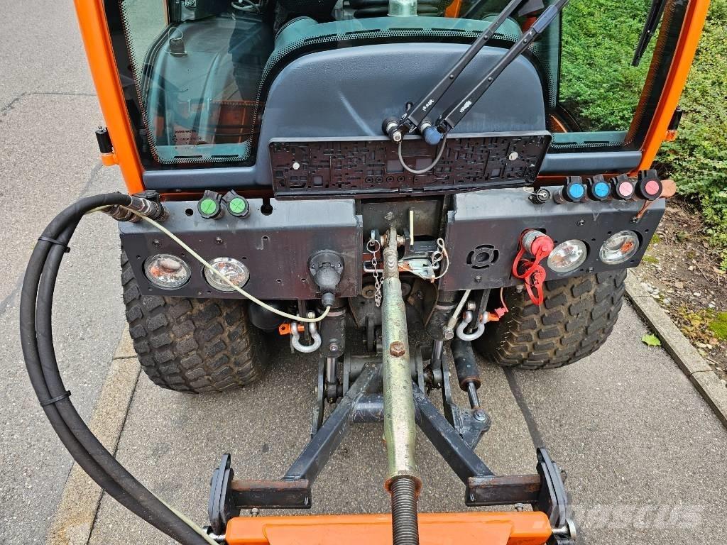 Holder C270 Kommunaalteenuste traktorid