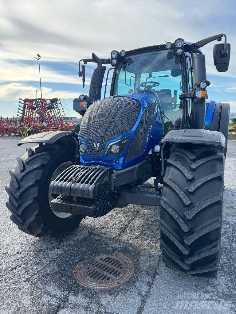 Valtra N 124 Traktorid