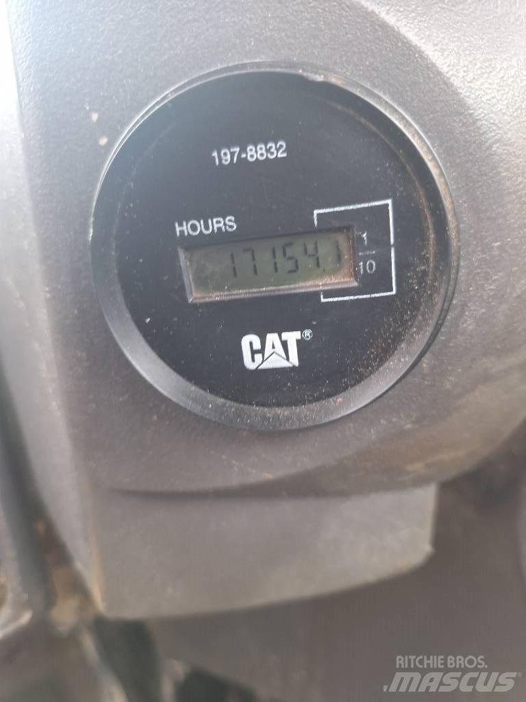 CAT IT 14 G Rataslaadurid