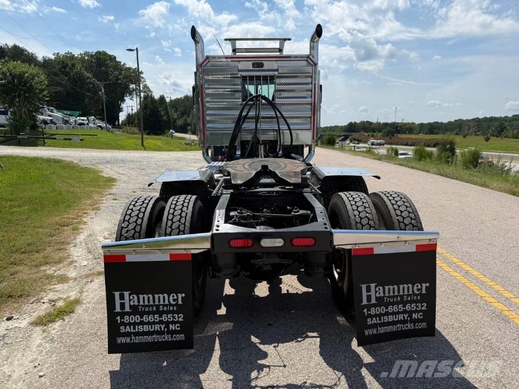 Peterbilt 389 Sadulveokid