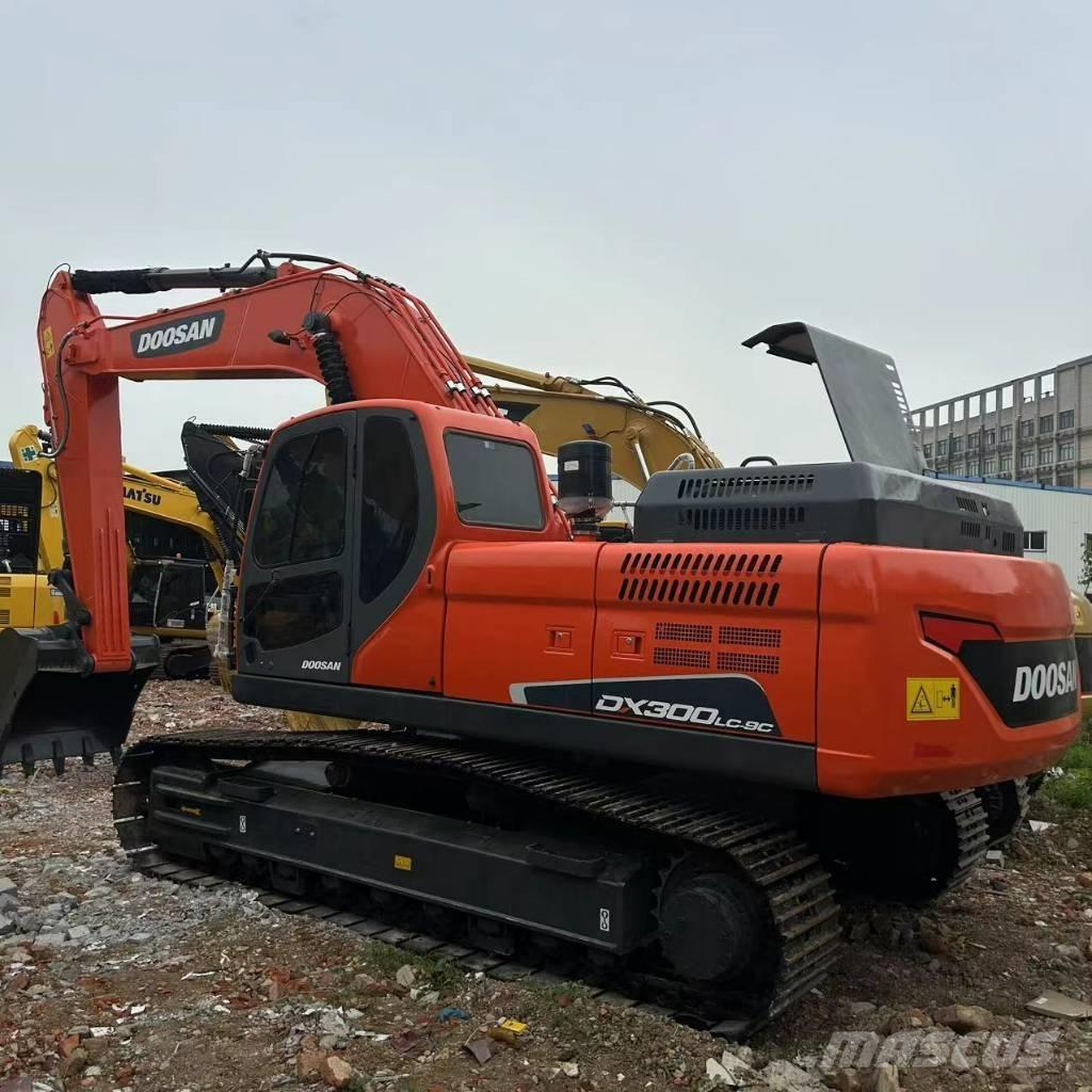 Doosan DX 300 LC-9c Roomikekskavaatorid