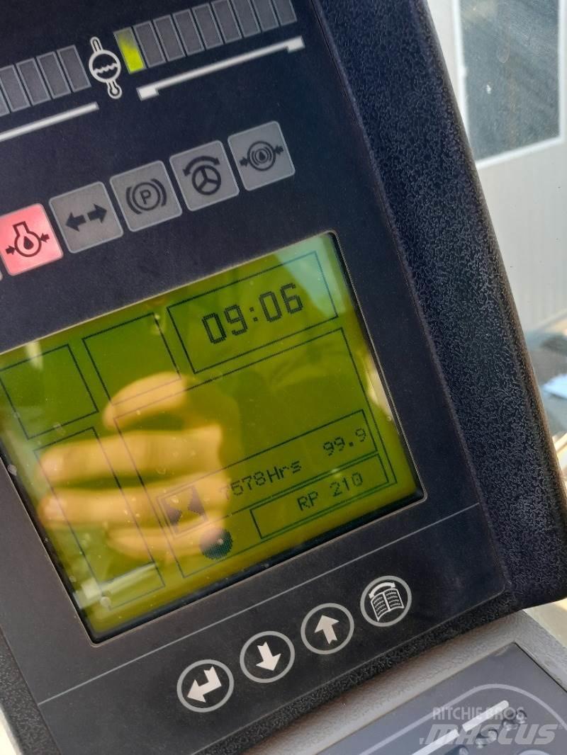 Liebherr R906 LC Roomikekskavaatorid