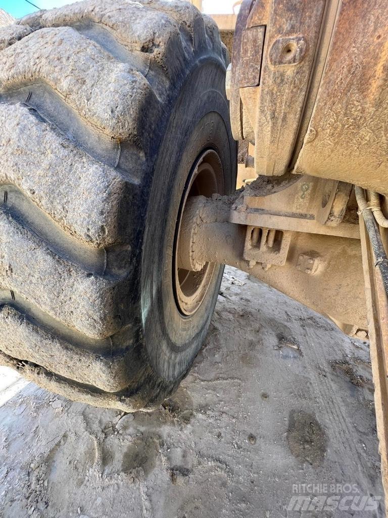 CAT 988 G Rataslaadurid