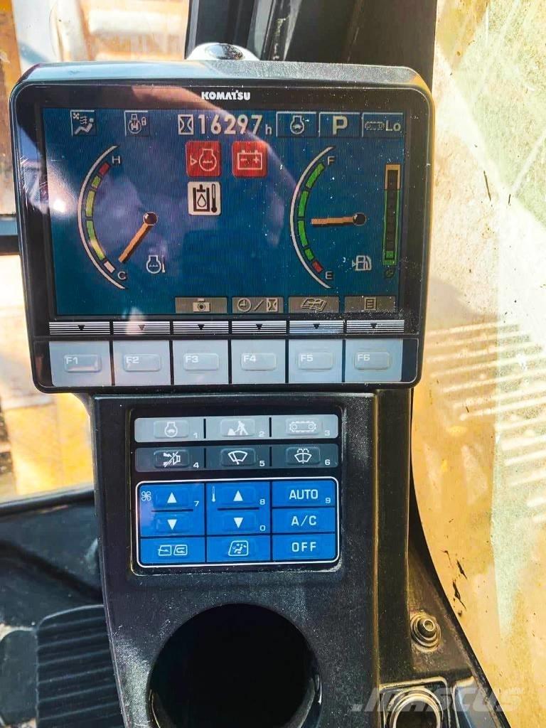 Komatsu PC 230 NHD Roomikekskavaatorid