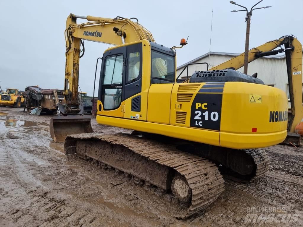 Komatsu PC 210-8 Roomikekskavaatorid
