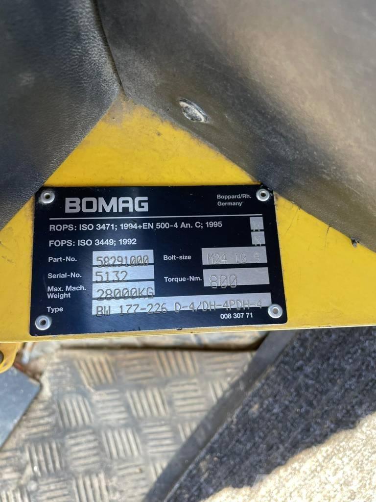 Bomag 213 DH-4 Ühe trumliga rullid