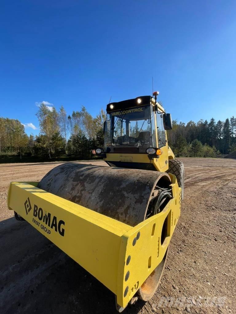 Bomag 213 DH-4 Ühe trumliga rullid