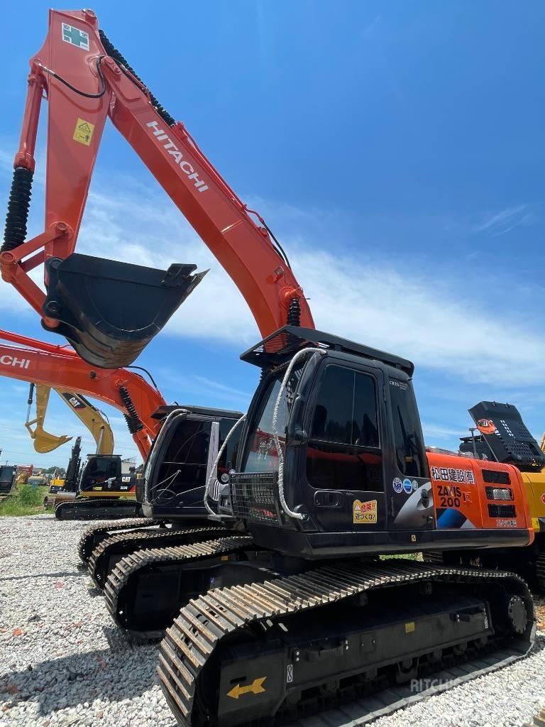 Hitachi ZX 200 Roomikekskavaatorid