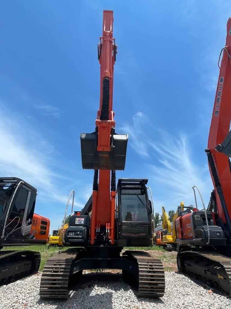 Hitachi ZX 200 Roomikekskavaatorid