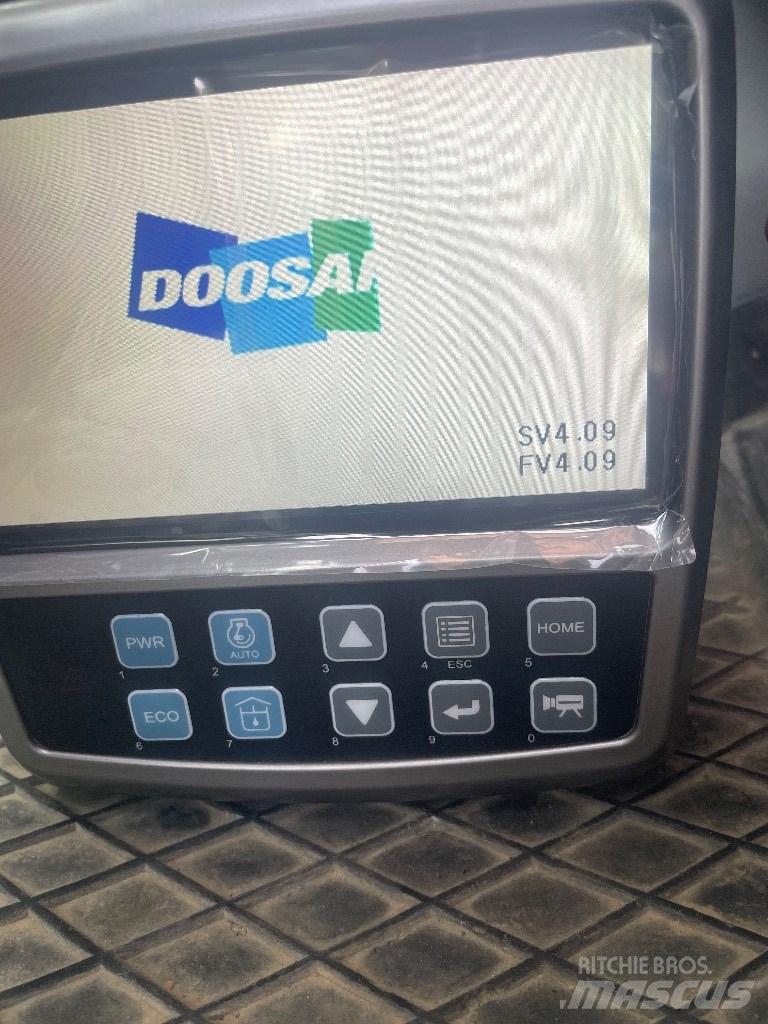 Doosan DX 140 LCR-3 Elektroonikaseadmed