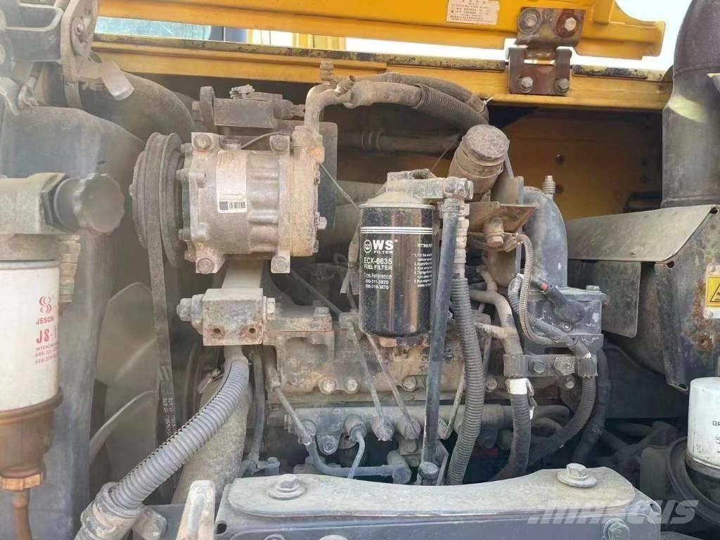 Komatsu PC 70-8 Roomikekskavaatorid