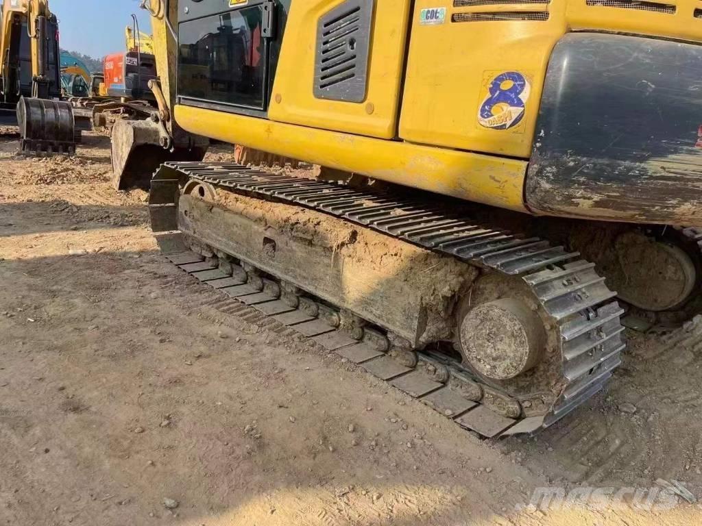 Komatsu PC 70-8 Roomikekskavaatorid