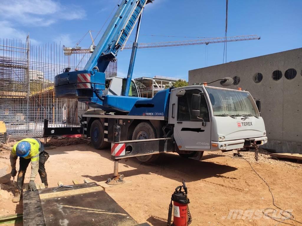 Terex AC 35 Maastikutõstukid