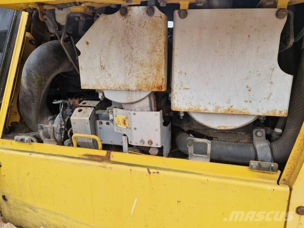 Komatsu D 65 PX-18 Buldooserid