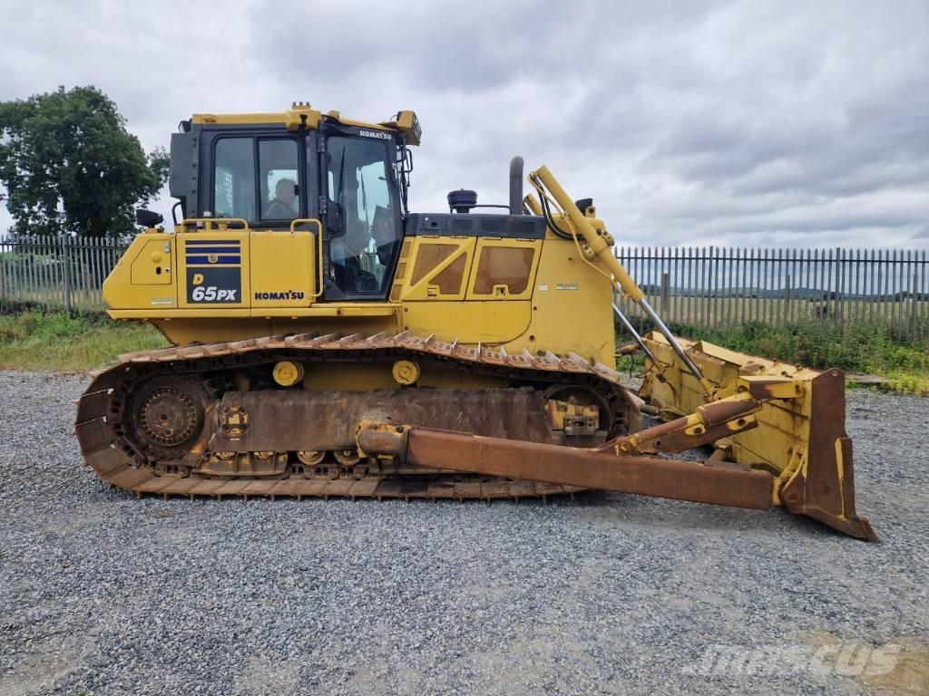 Komatsu D 65 PX-18 Buldooserid