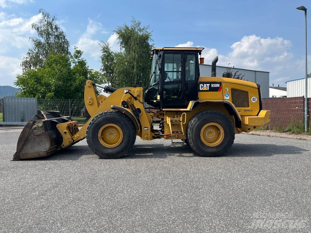 CAT 930M Rataslaadurid