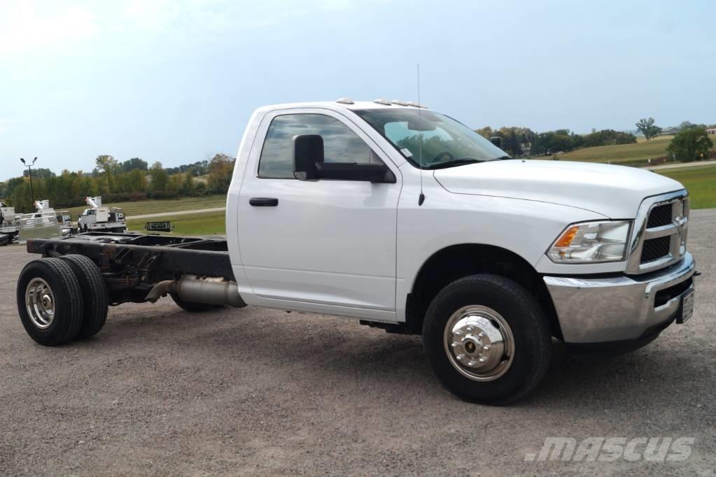 RAM 3500 TRADESMAN Raamautod