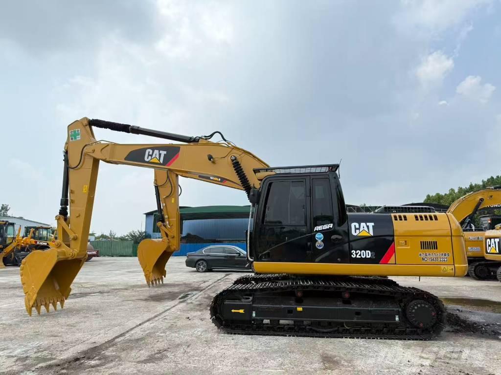 CAT 320D2 Roomikekskavaatorid