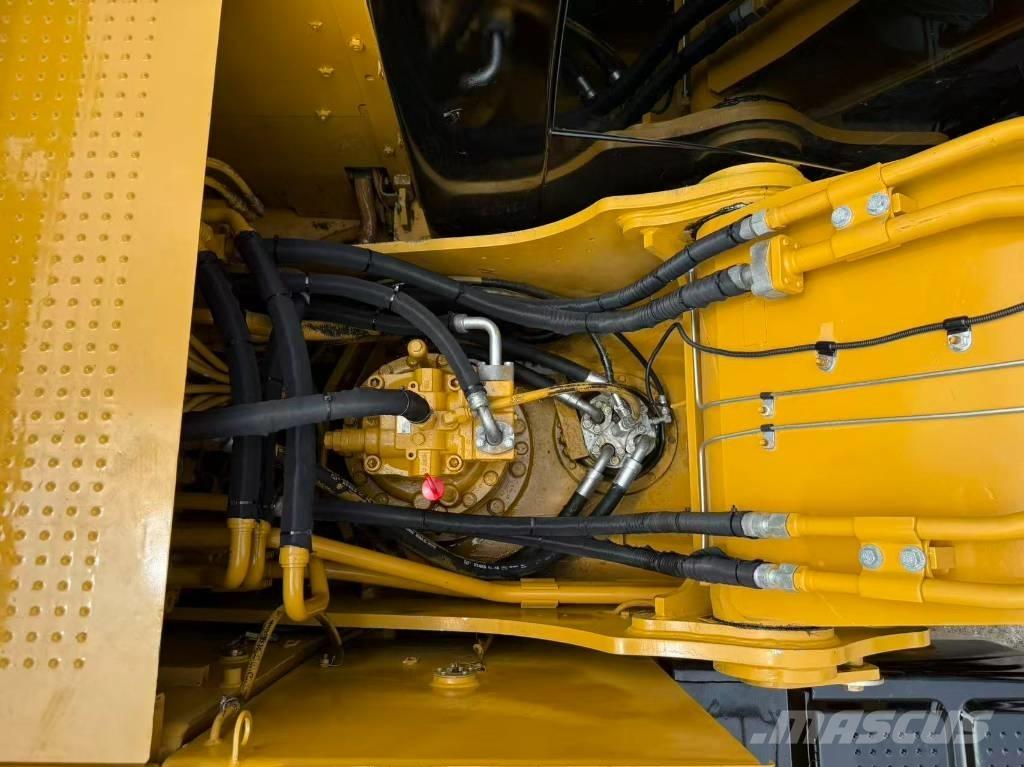 CAT 320D2 Roomikekskavaatorid