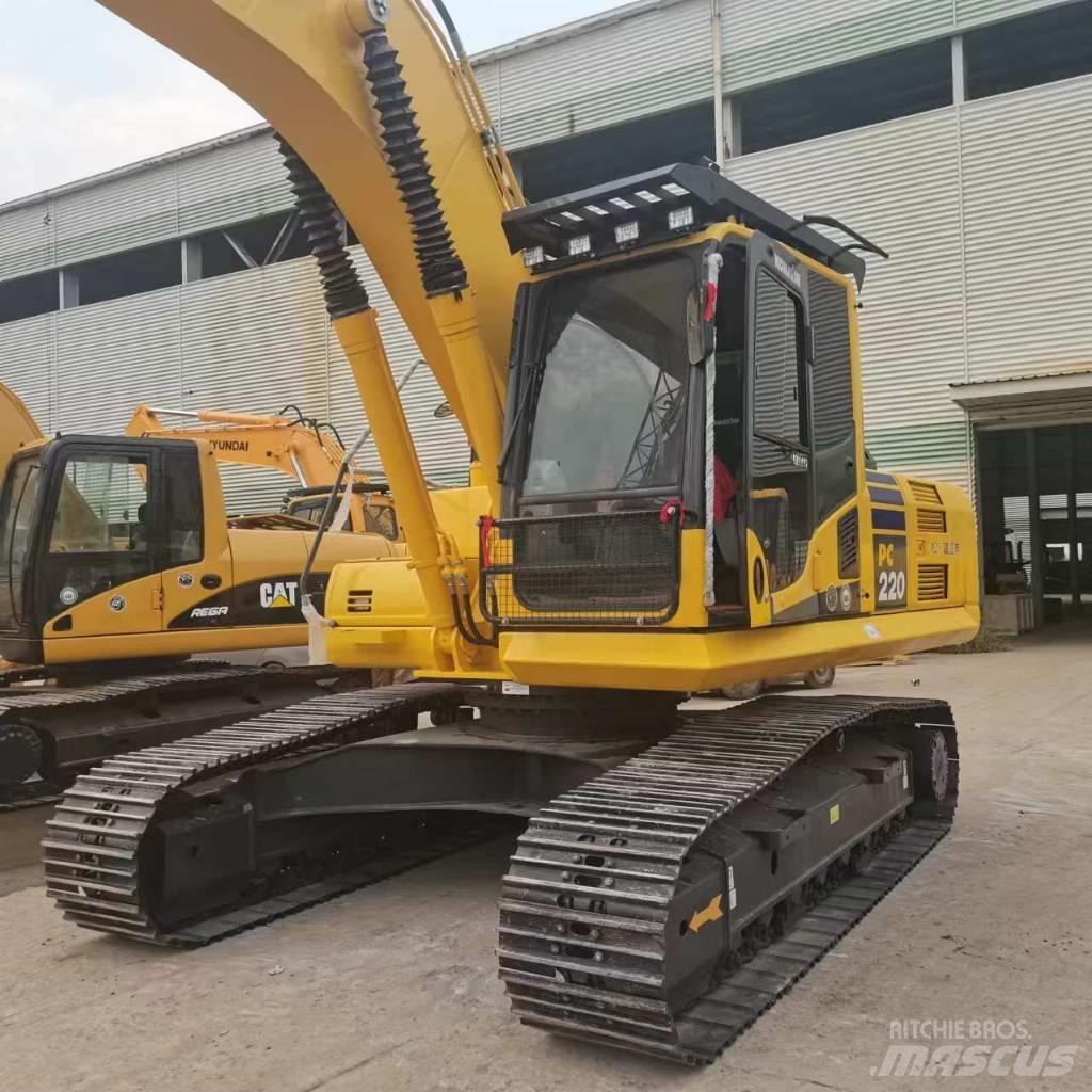 Komatsu PC 220-8 Roomikekskavaatorid