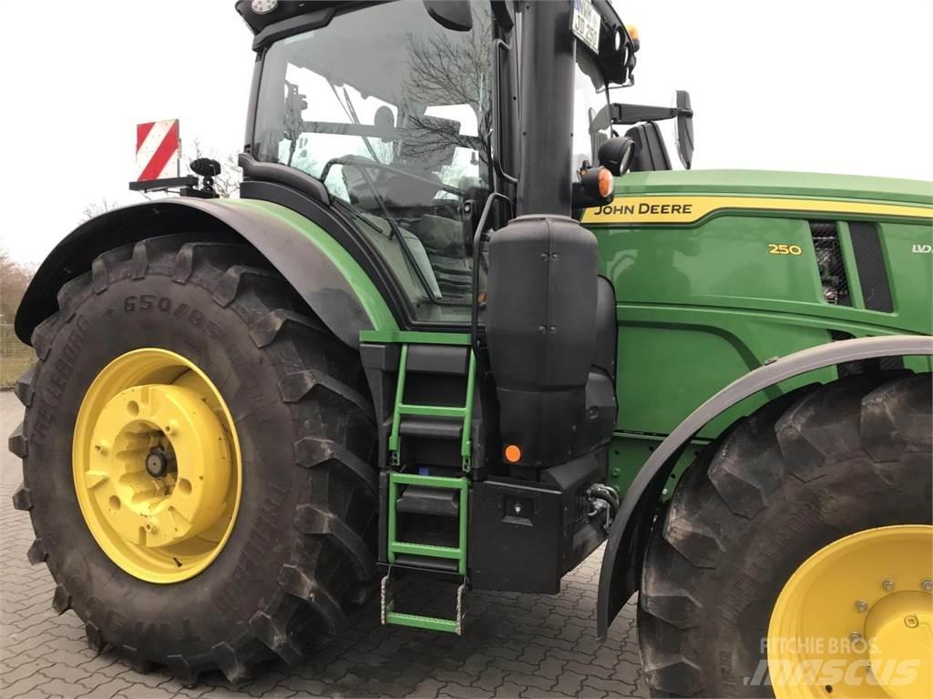 John Deere 6R 250 Traktorid