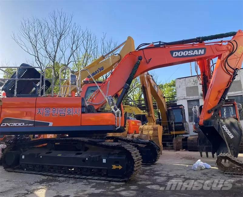 Doosan DX300LC-9C Roomikekskavaatorid