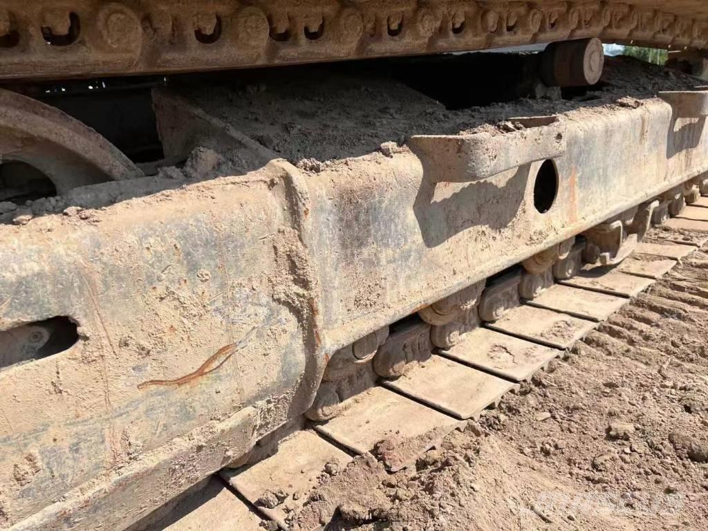 Komatsu PC 130 Roomikekskavaatorid