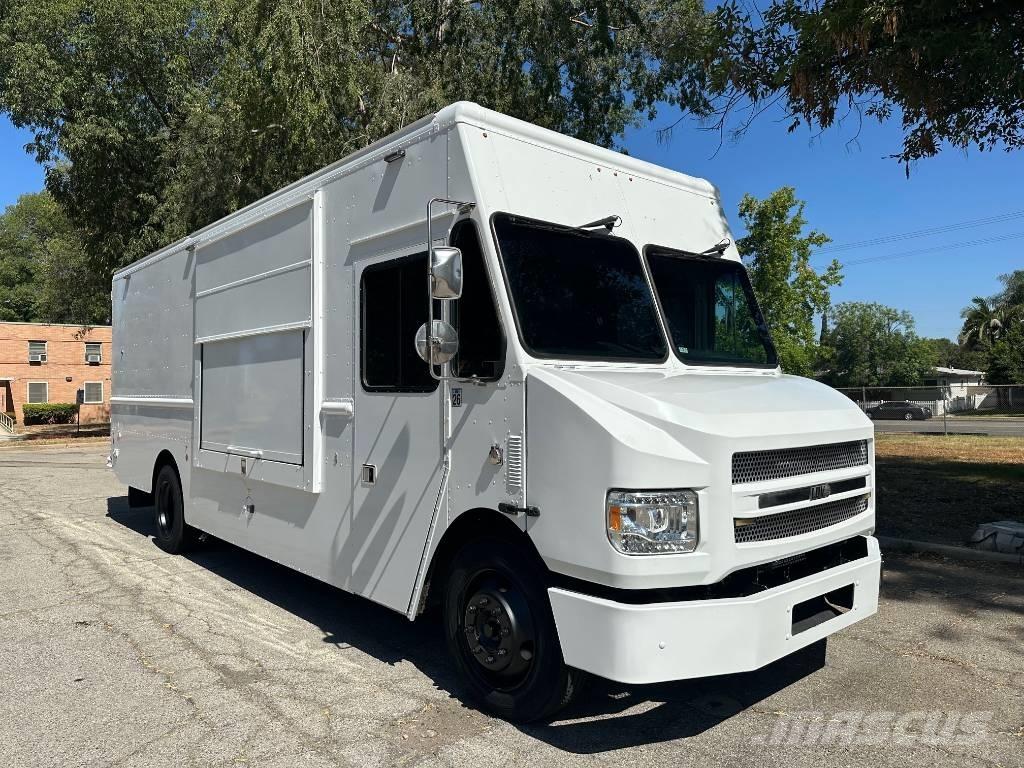 Freightliner M-LINE Furgoonautod