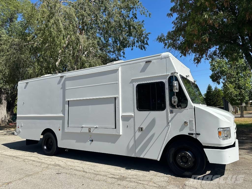 Freightliner M-LINE Furgoonautod