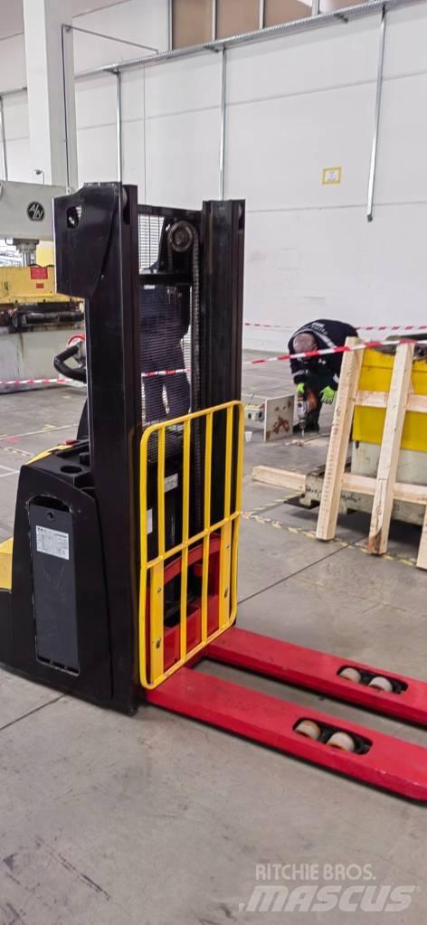 Hyster S 1.2 Järelkäidavad virnastajad