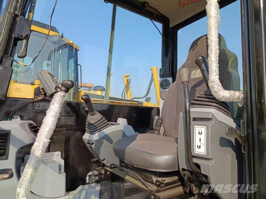 CAT 305.5 Miniekskavaatorid < 7 t