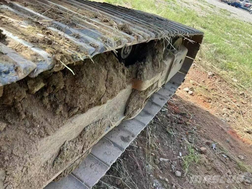 Komatsu PC 200 Roomikekskavaatorid