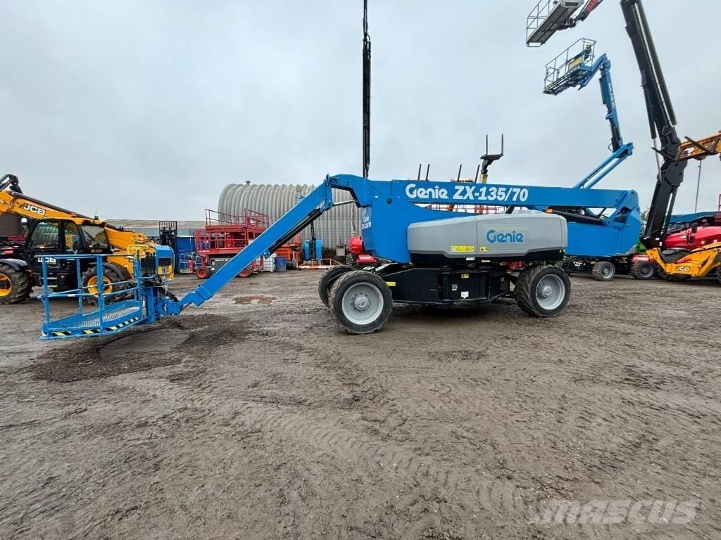 Genie ZX 135/70 Iseliikuvad poomtõstukid