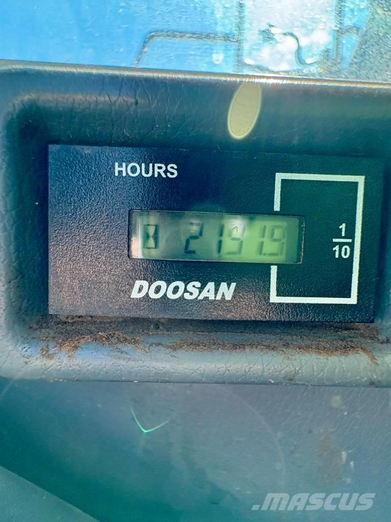 Doosan DX 140 LCR-7 Roomikekskavaatorid