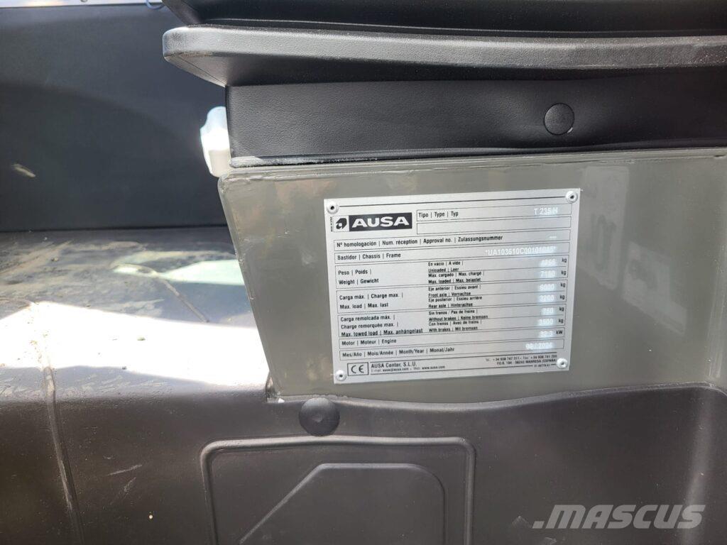 Ausa T235H Teleskoop rataslaadurid