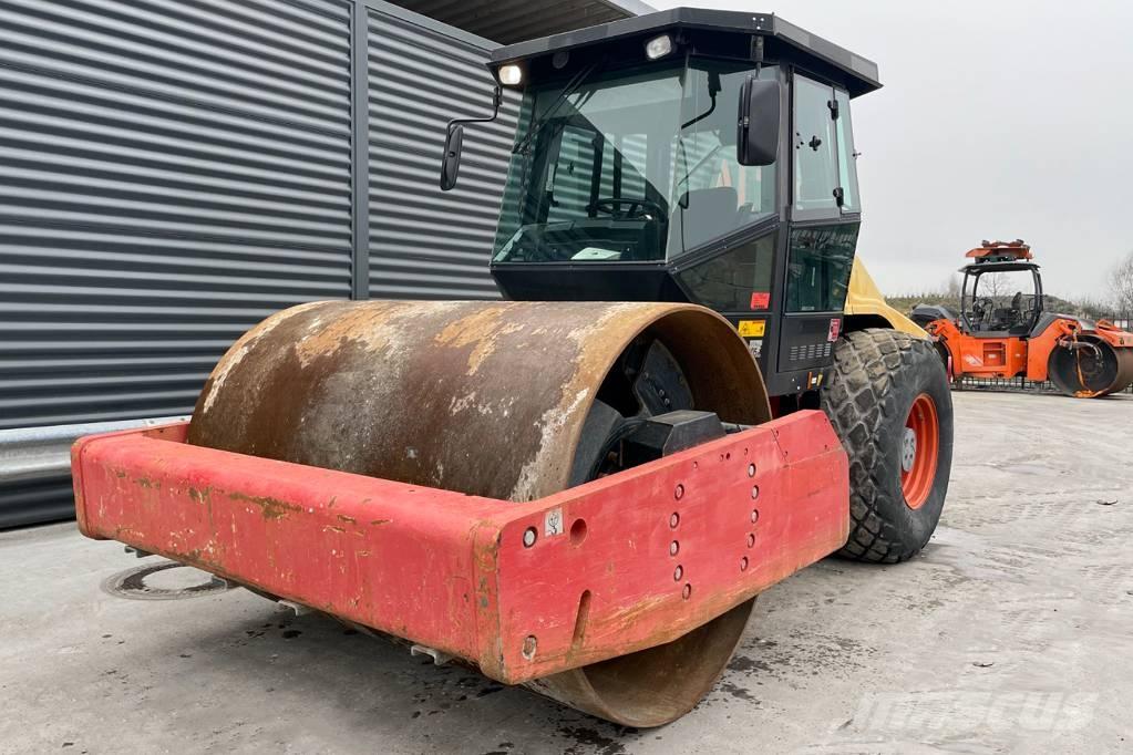 Dynapac CA302D Ühe trumliga rullid