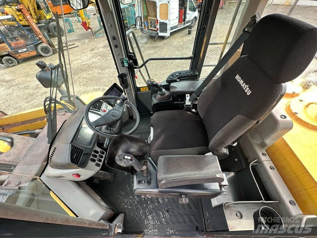 Komatsu WA 500-7 Rataslaadurid