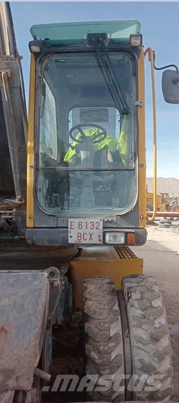 Volvo 180 Giratoria Ratasekskavaatorid