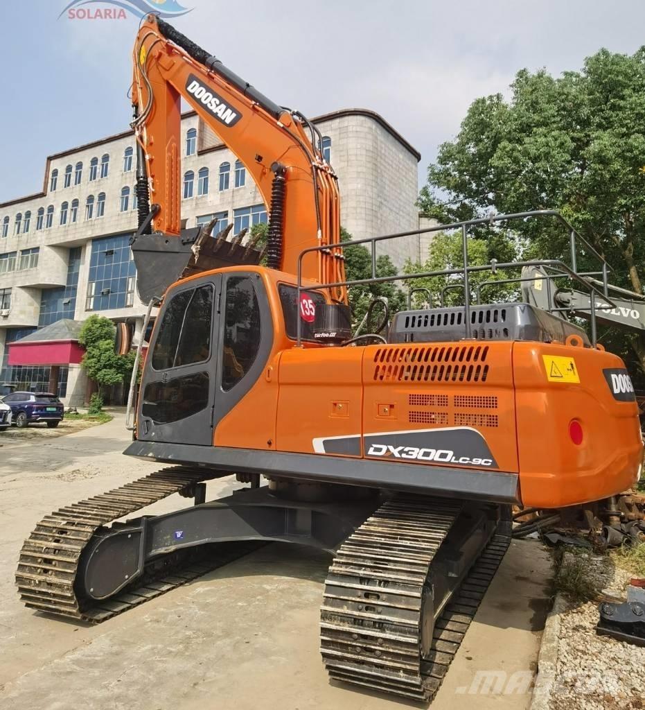 Doosan DX 300 LC Roomikekskavaatorid
