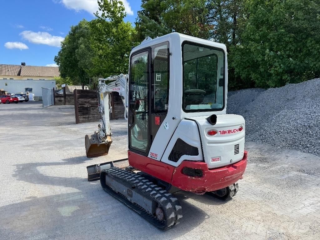 Takeuchi TB 225 Miniekskavaatorid < 7 t