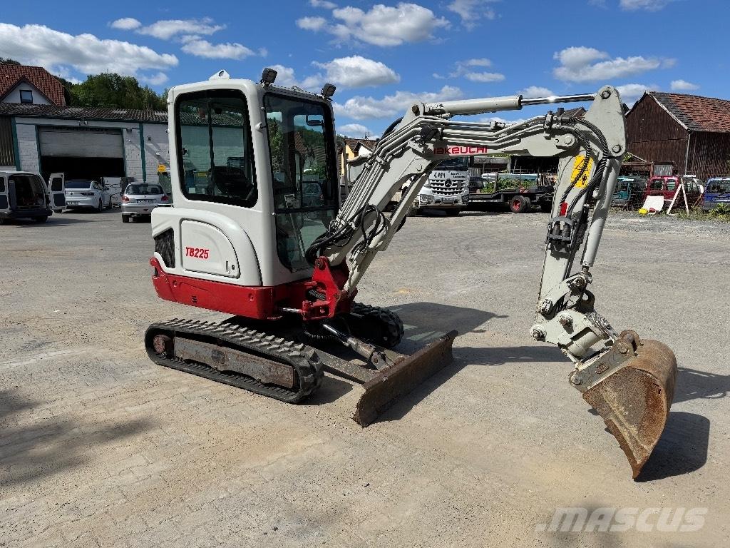 Takeuchi TB 225 Miniekskavaatorid < 7 t