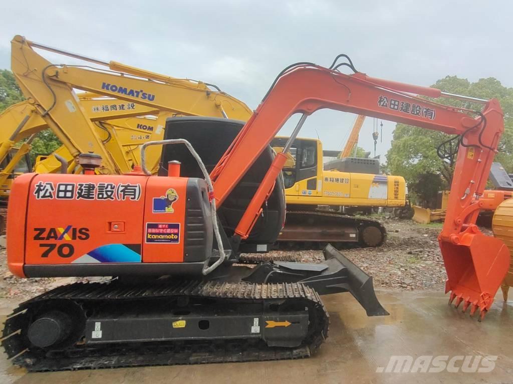 Hitachi ZX 70 Väikeekskavaatorid 7t-12t