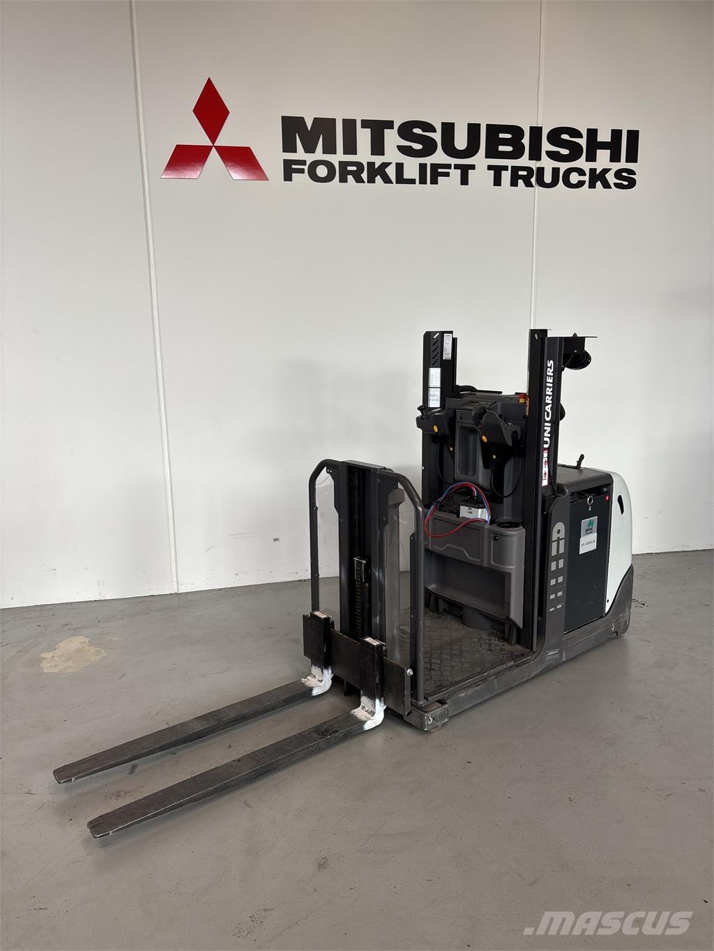 UniCarriers EPL100 Madalkomplekteerimistõstuk