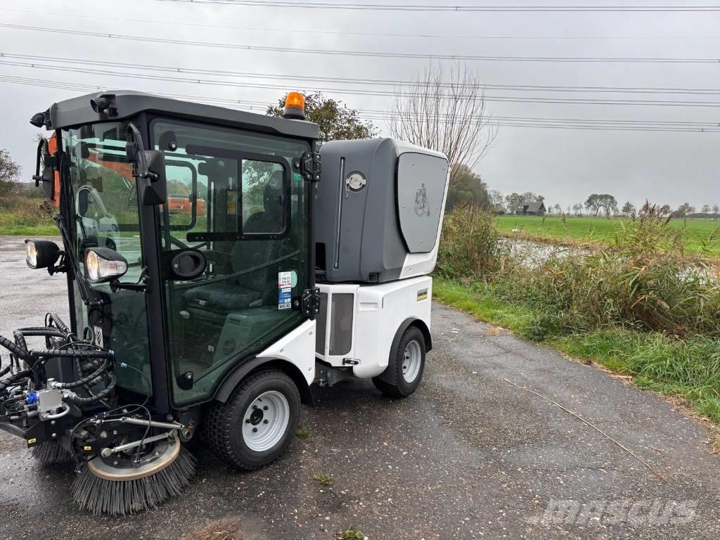 Kärcher MIC42 Kommunaalteenuste traktorid